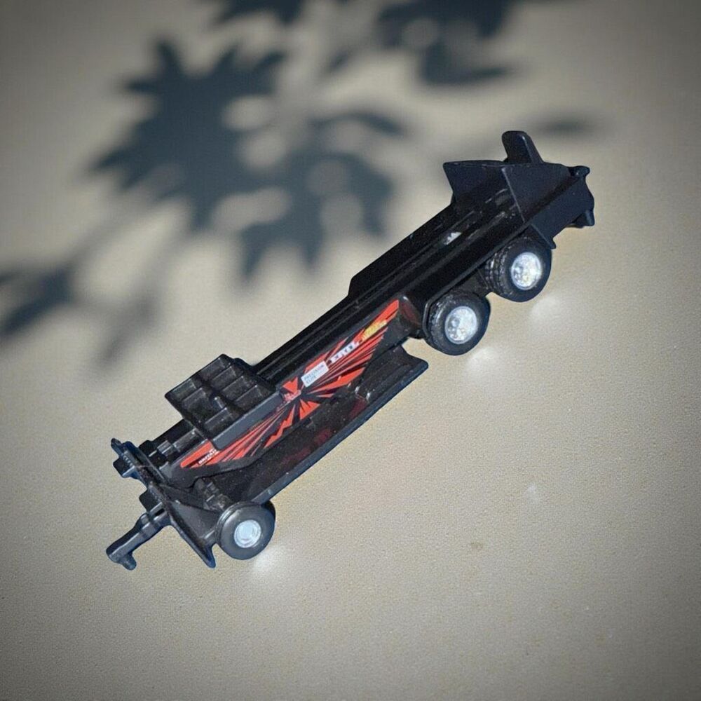 Die-Cast Case IH Magnum "Red Rumbler" Pulling Sled Trailer Black & Red 1/64 A21
